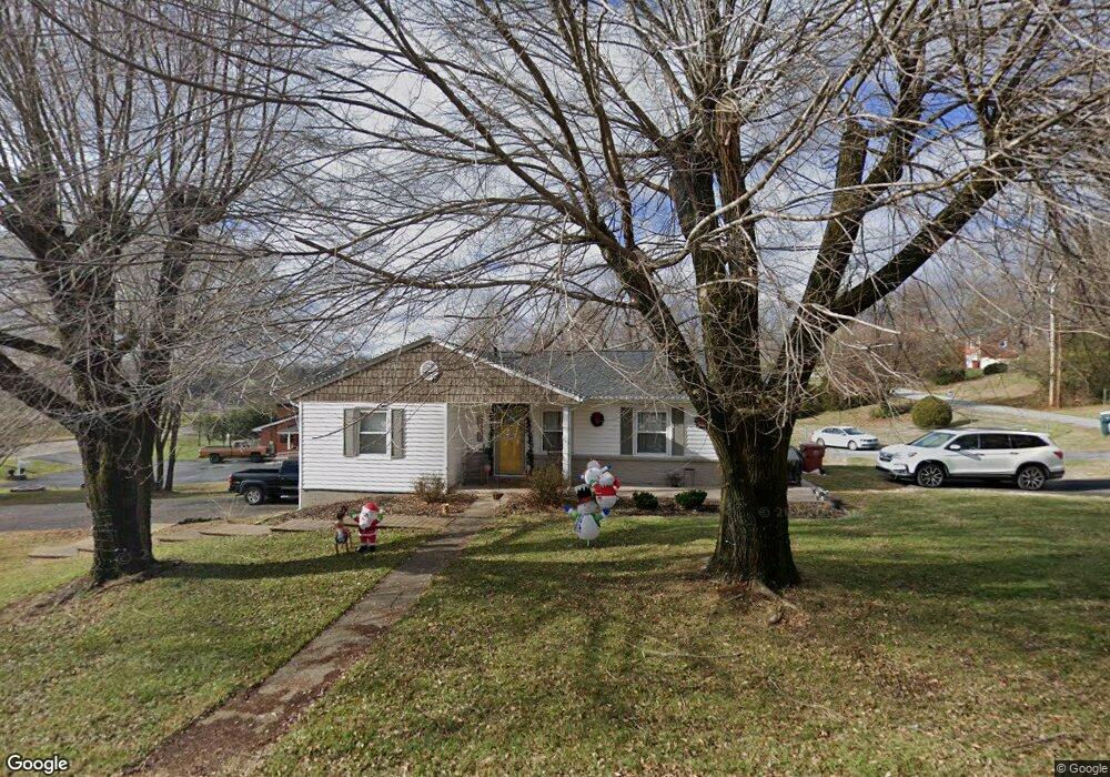 2108 Edgehill Cir, Johnson City, TN 37601 - photo 1