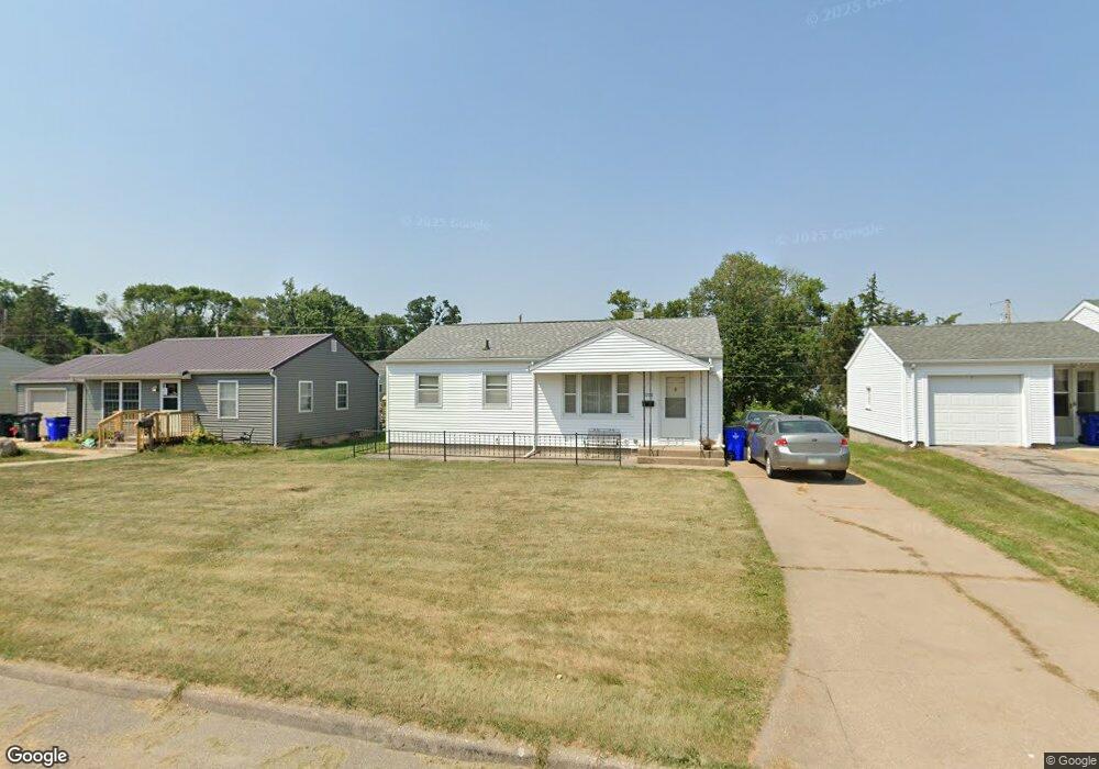 2206 Reynolds Ave SW, Cedar Rapids, IA 52404 - photo 1