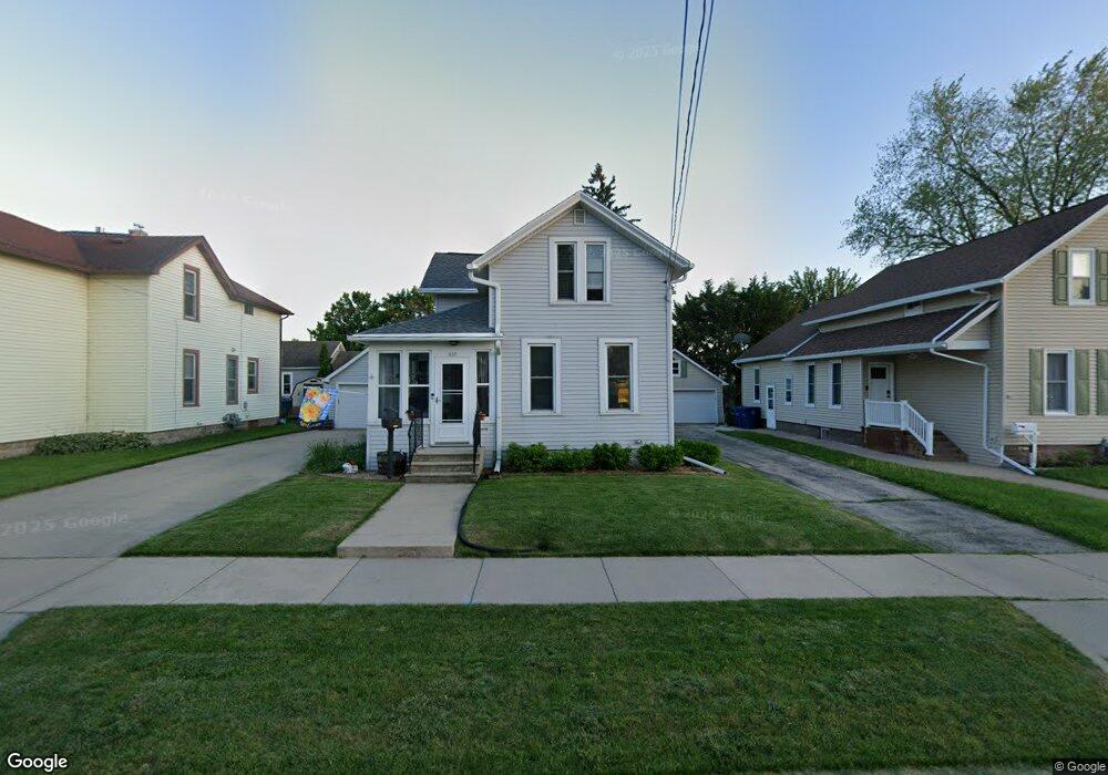 407 W 12th Ave, Oshkosh, WI 54902 - photo 1