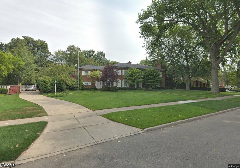 66 Lothrop Rd, Grosse Pointe Farms, MI 48236 - photo 1