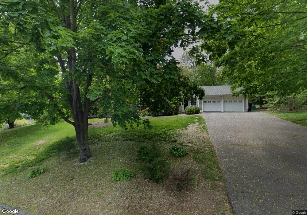 28 Dalecot Dr, Trumbull, CT 06611 - photo 1