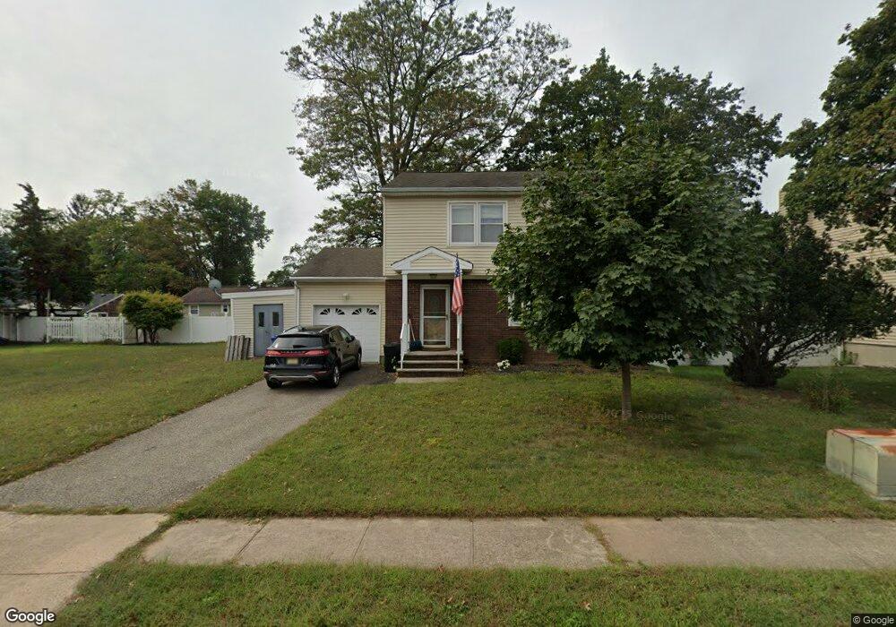 4 Roosevelt Dr, Middlesex, NJ 08846 - photo 1