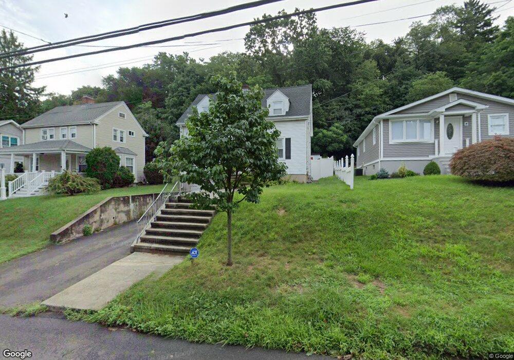 1017 Townsend Ave, New Haven, CT 06512 - photo 1