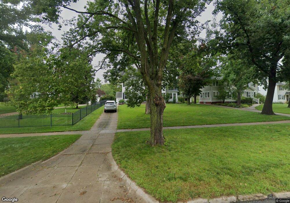 2410 Grande Ave SE, Cedar Rapids, IA 52403 - photo 1