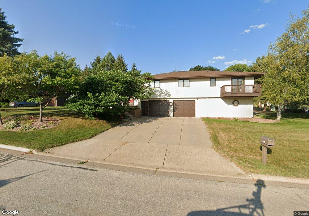 1359 Skyline Dr, Winona, MN 55987 - photo 1