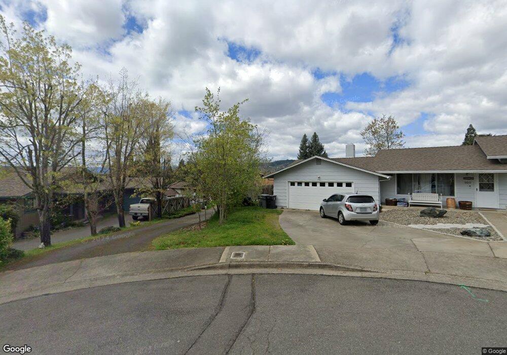 956 NE 12th St, Grants Pass, OR 97526 - photo 1