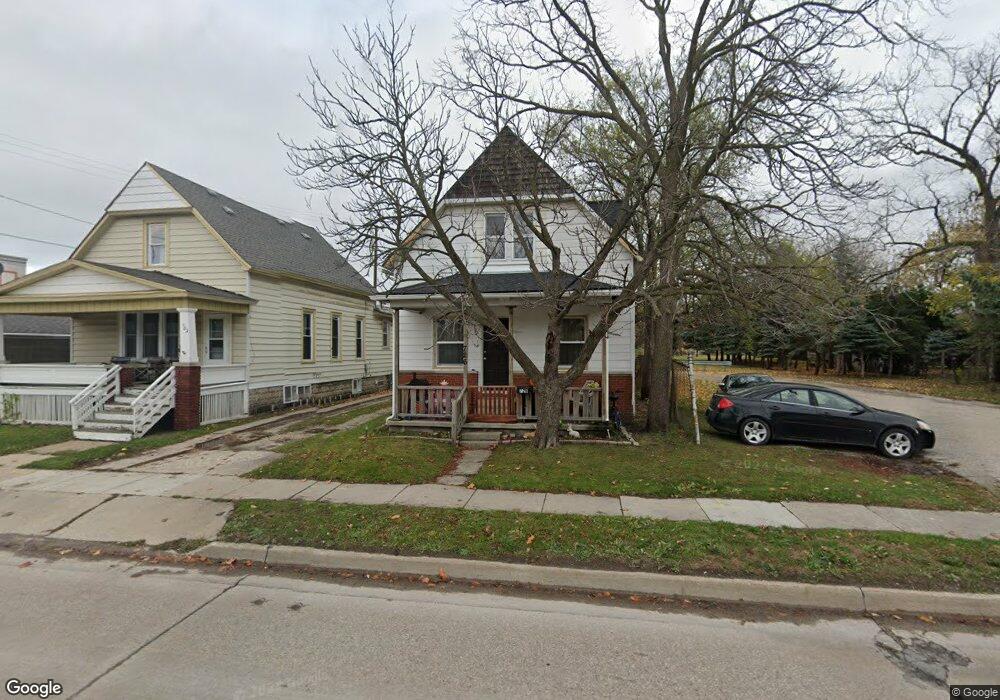 726 10th St, Port Huron, MI 48060 - photo 1