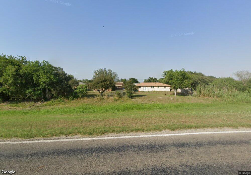 903 N Hugosota St, Beeville, TX 78102 - photo 1