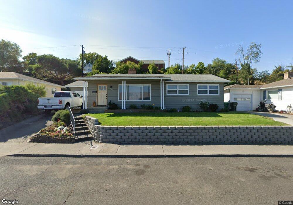 1820 E 14th St, the Dalles, OR 97058 - photo 1