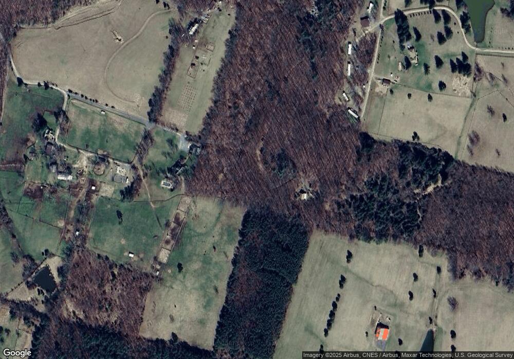 850 Preston Unger Ct, Berkeley Springs, WV 25411 - photo 1