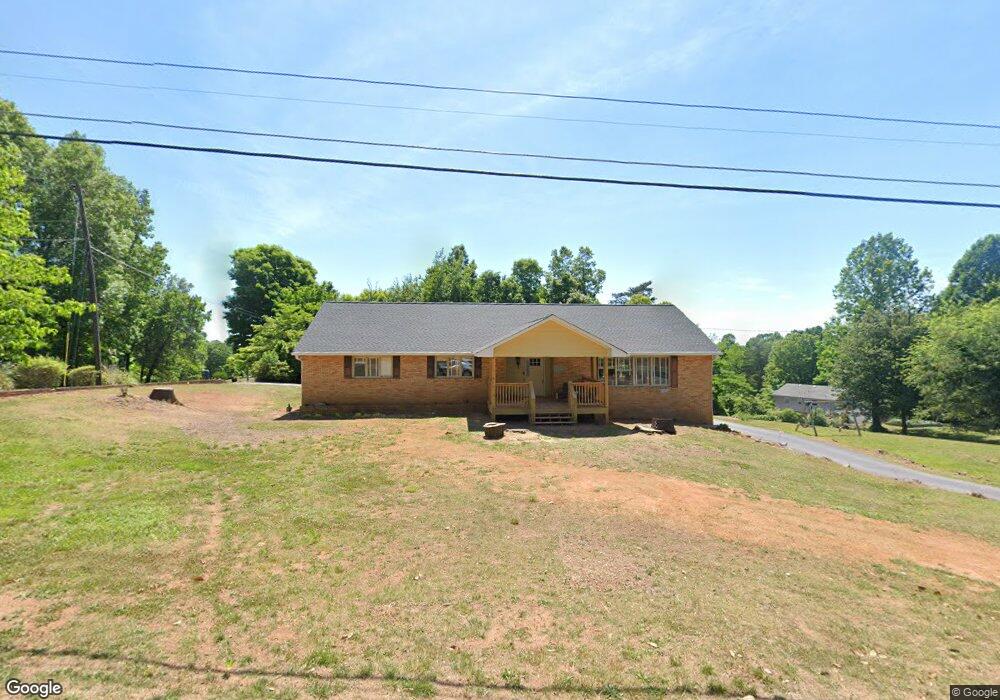 687 Chenocetah Dr, Cornelia, GA 30531 - photo 1