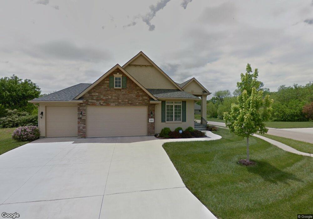 2213 SW Millers Glen Dr, Topeka, KS 66614 - photo 1