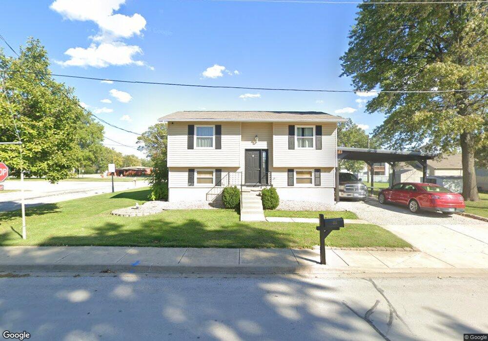 201 E Union St, Maryville, IL 62062 - photo 1