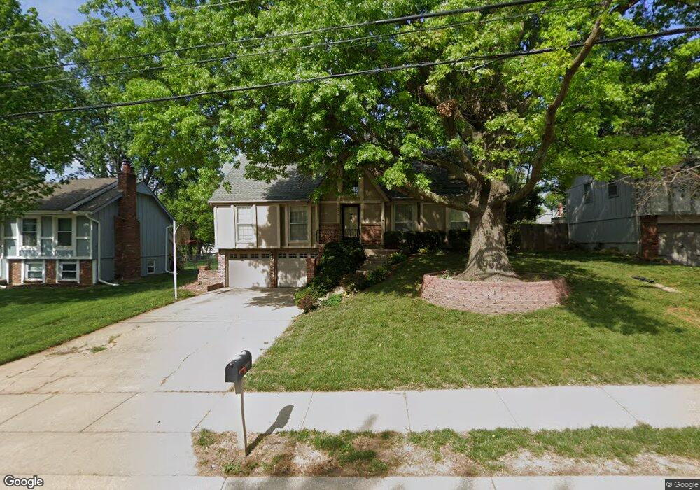 10214 Rosehill Rd, Lenexa, KS 66215 - photo 1