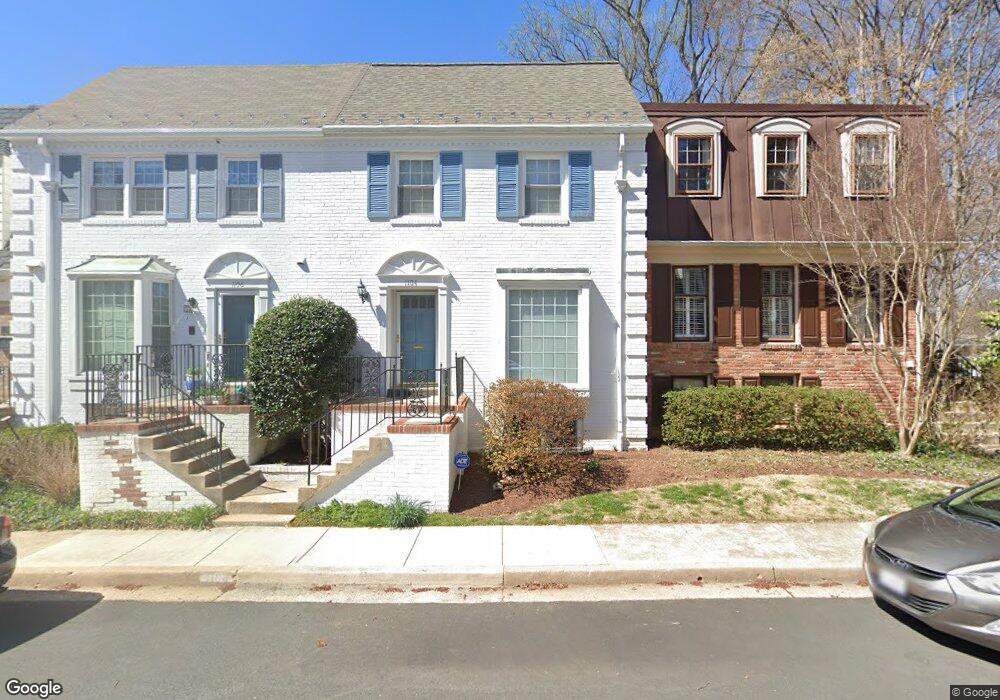 1104 Wimbledon Dr, McLean, VA 22101 - photo 1