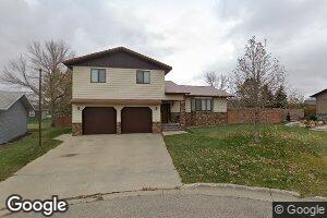 911 Hillside Dr, Crosby, ND 58730