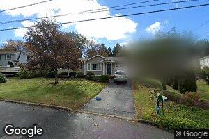 29 Mohegan Rd, Groton, CT 06340