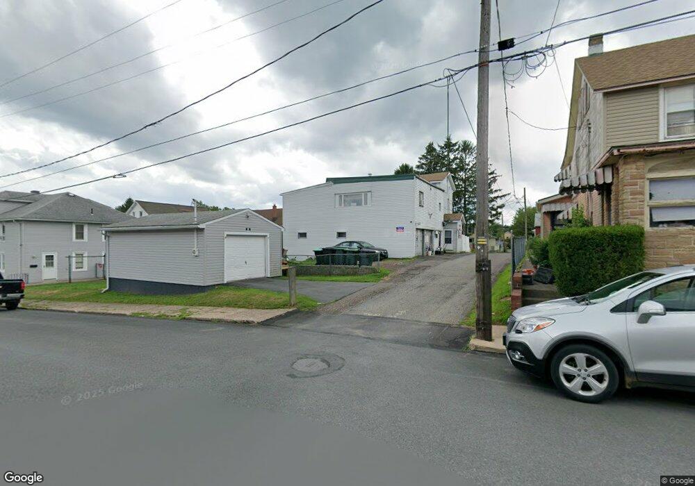 207 W Sherman St, McAdoo, PA 18237 - photo 1