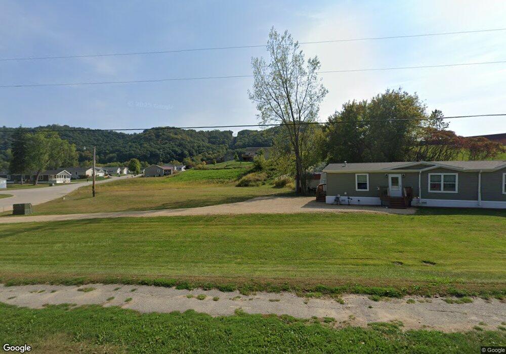 1225 Main St, Lansing, IA 52151 - photo 1