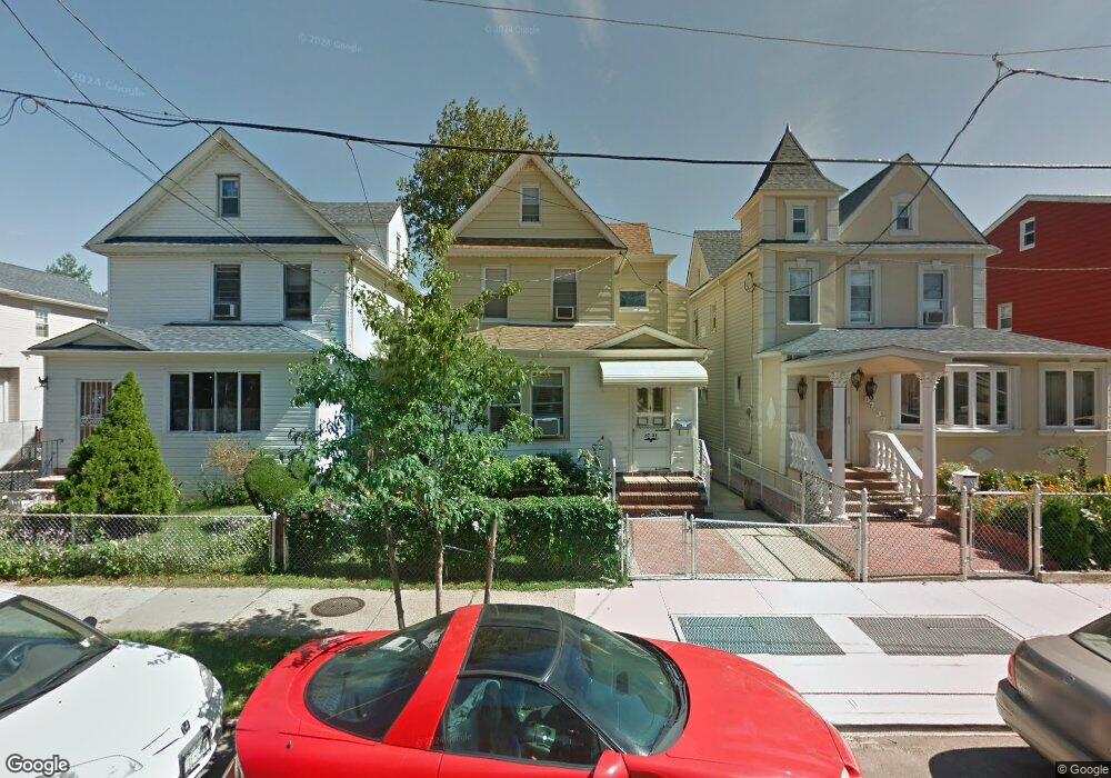 8735 109th St, Richmond Hill, NY 11418 - photo 1