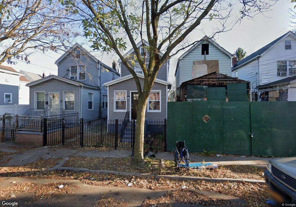 15084 116th Rd, Jamaica, NY 11434 - photo 1