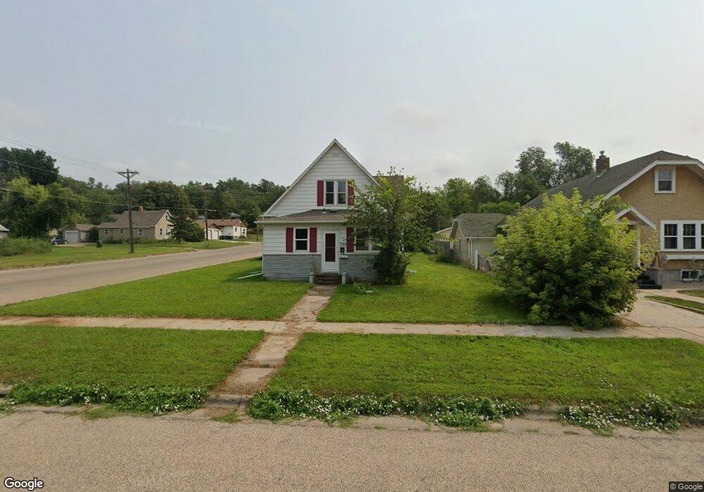 720 2nd Ave NE, Jamestown, ND 58401 - photo 1