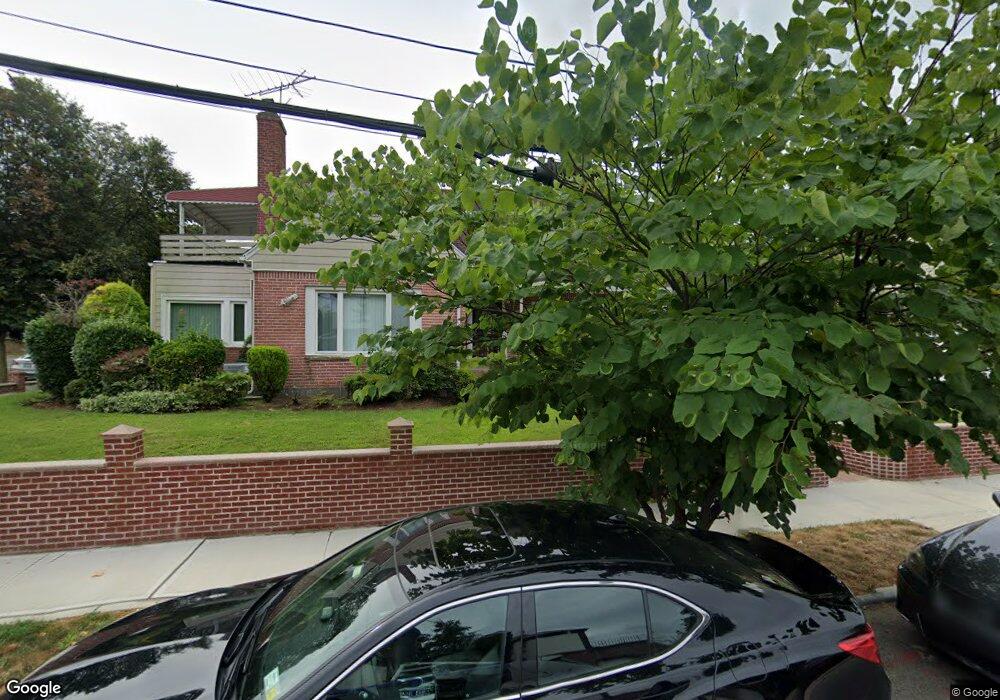 19216 Aberdeen Rd, Hollis, NY 11423 - photo 1