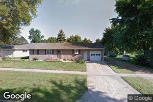 714 NW 5th St, Madison, SD 57042