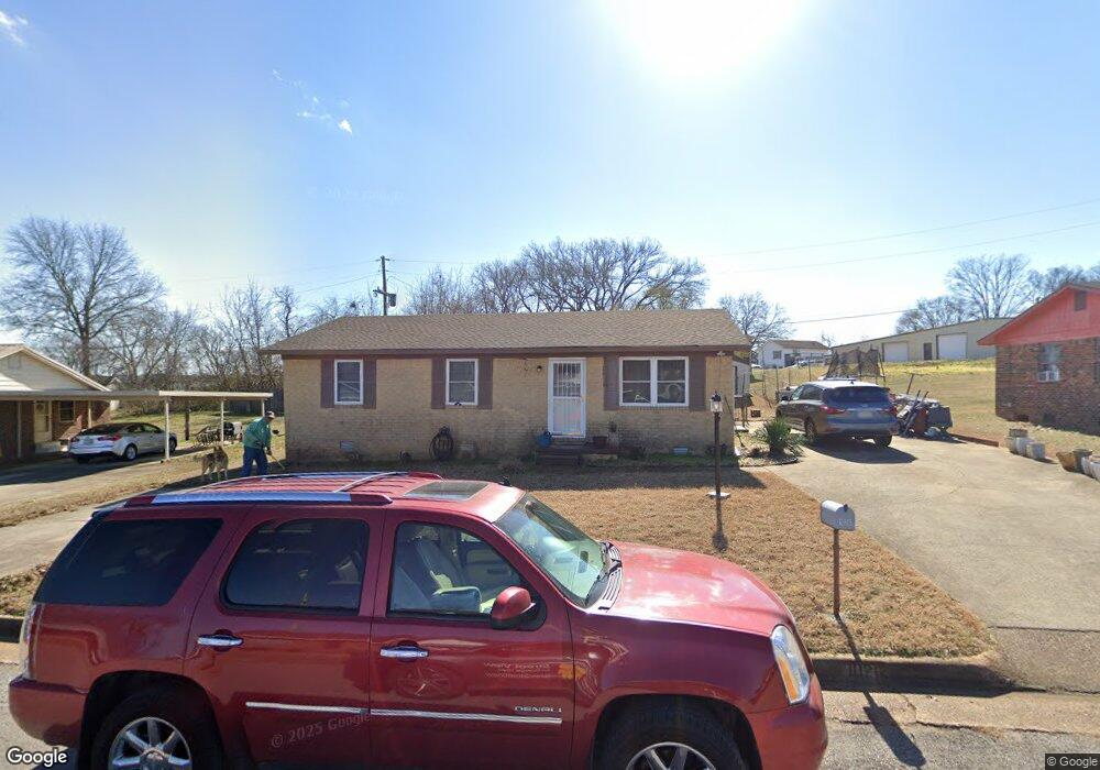 1026 Spring Ct, Florence, AL 35630 - photo 1