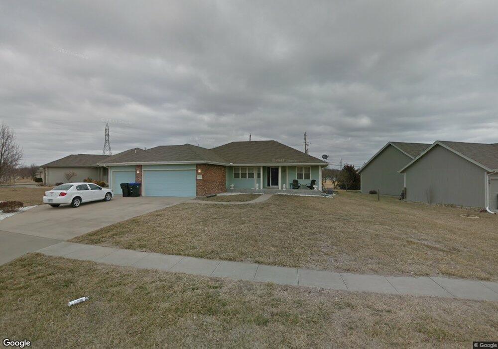 4148 SW Moundview Dr, Topeka, KS 66610 - photo 1