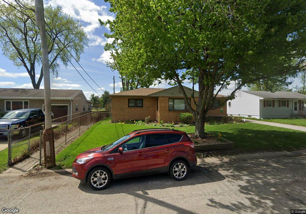 205 Mayfair Dr, Lincoln, IL 62656 - photo 1