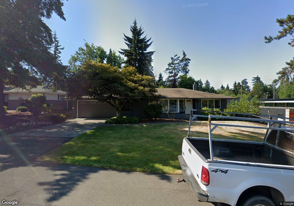 8305 Hunts Point Cir, Hunts Point, WA 98004 - photo 1