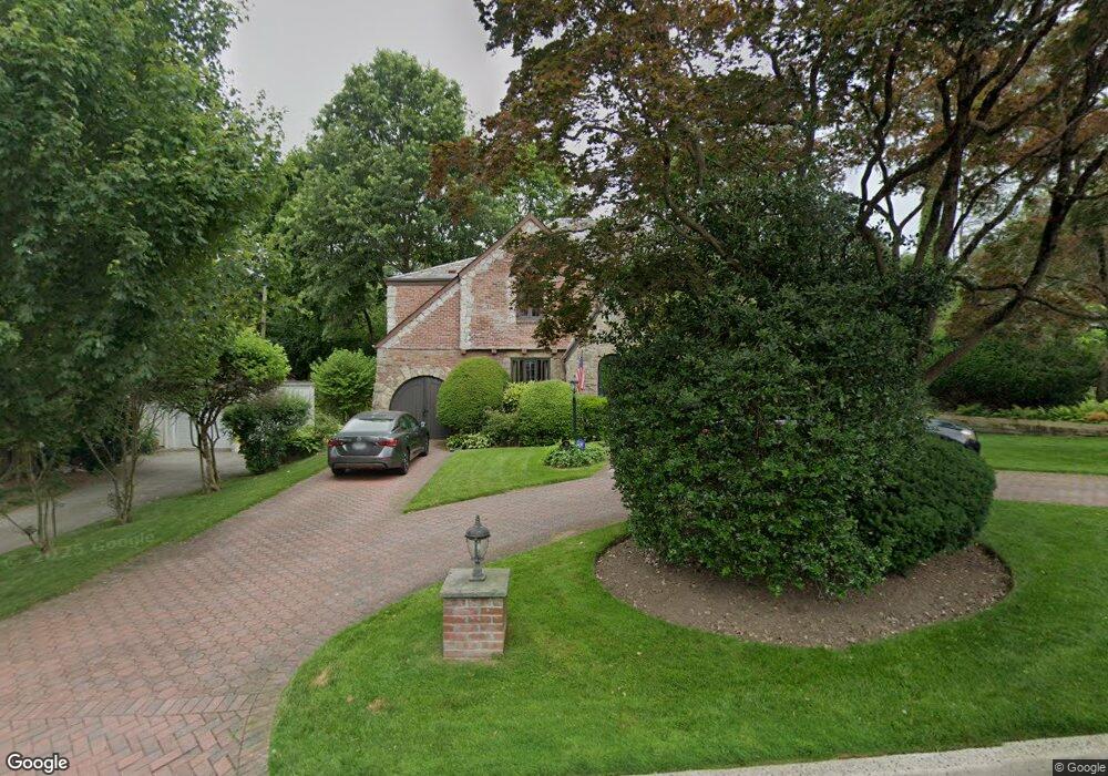 48 Mill Spring Rd, Manhasset, NY 11030 - photo 1