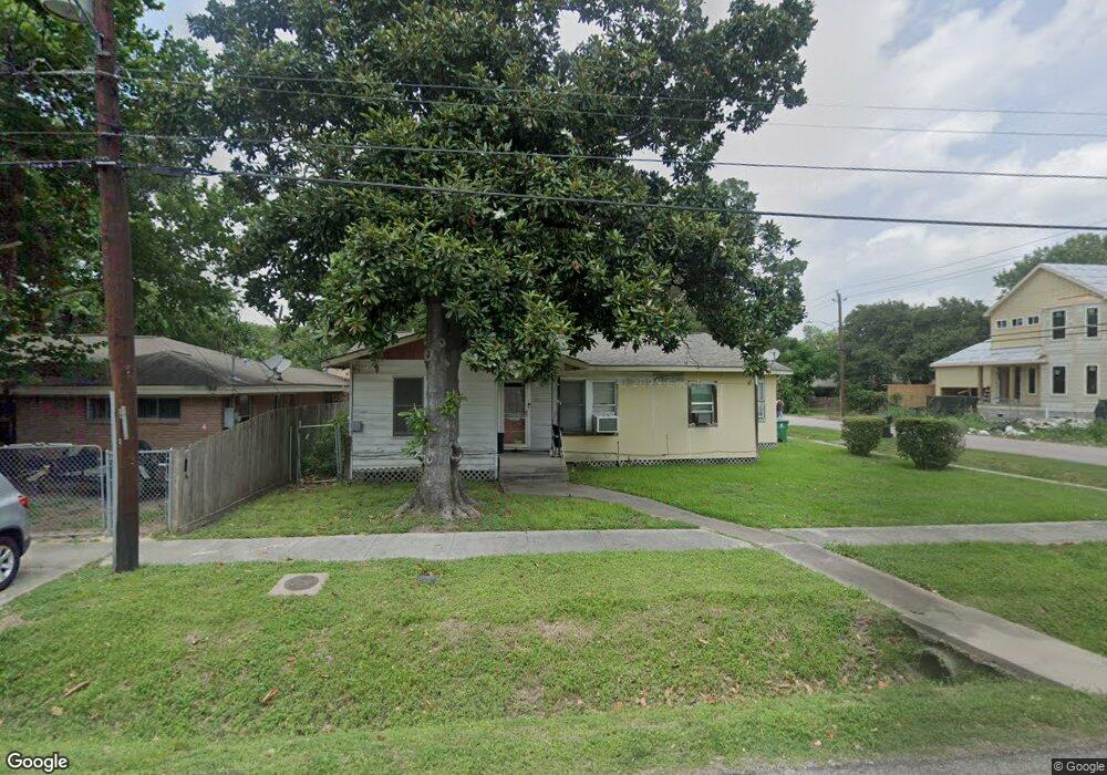 511 Neyland St, Houston, TX 77022 - photo 1