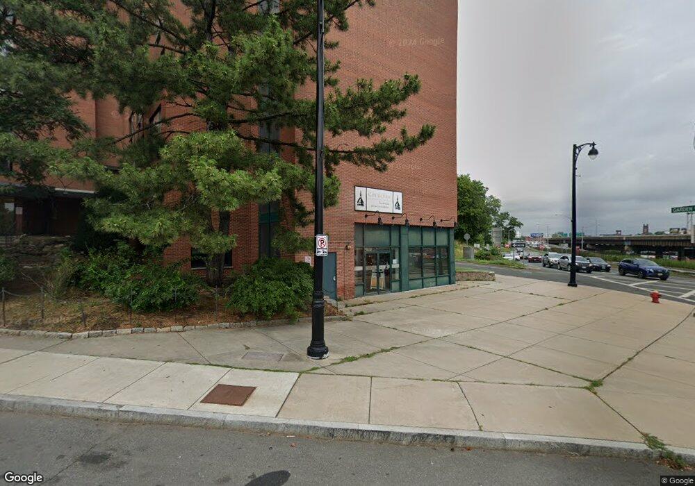 590 Asylum Ave, Hartford, CT 06105 - photo 1