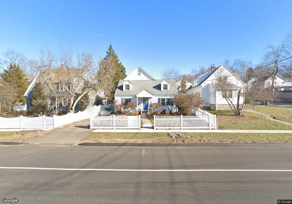 1174 Stratfield Rd, Fairfield, CT 06825 - photo 1