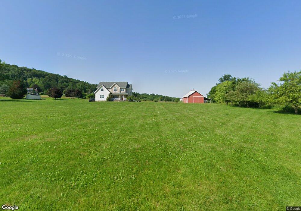 6440 Hoffman Ln, Coopersburg, PA 18036 - photo 1