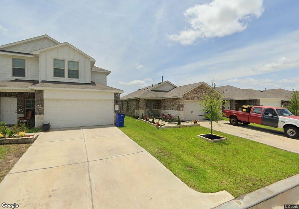 16712 Lonely Pines Dr, Conroe, TX 77302 - photo 1