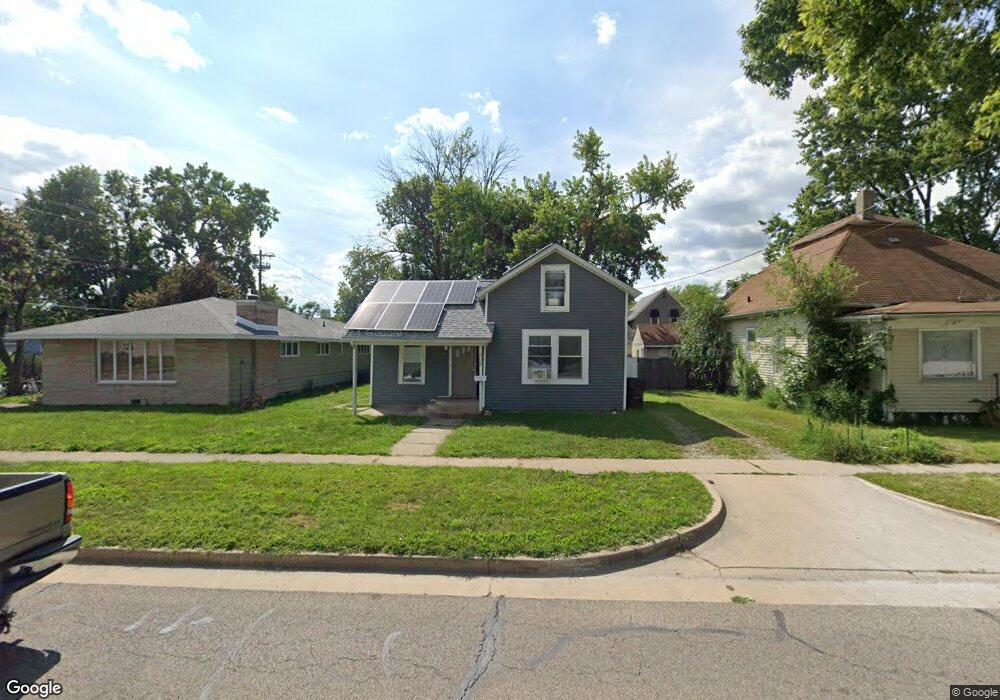 402 N Niles Ave, Tuscola, IL 61953 - photo 1