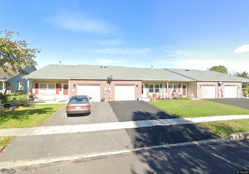 212 Patio Ct, New Bloomfield, PA 17068 - photo 1