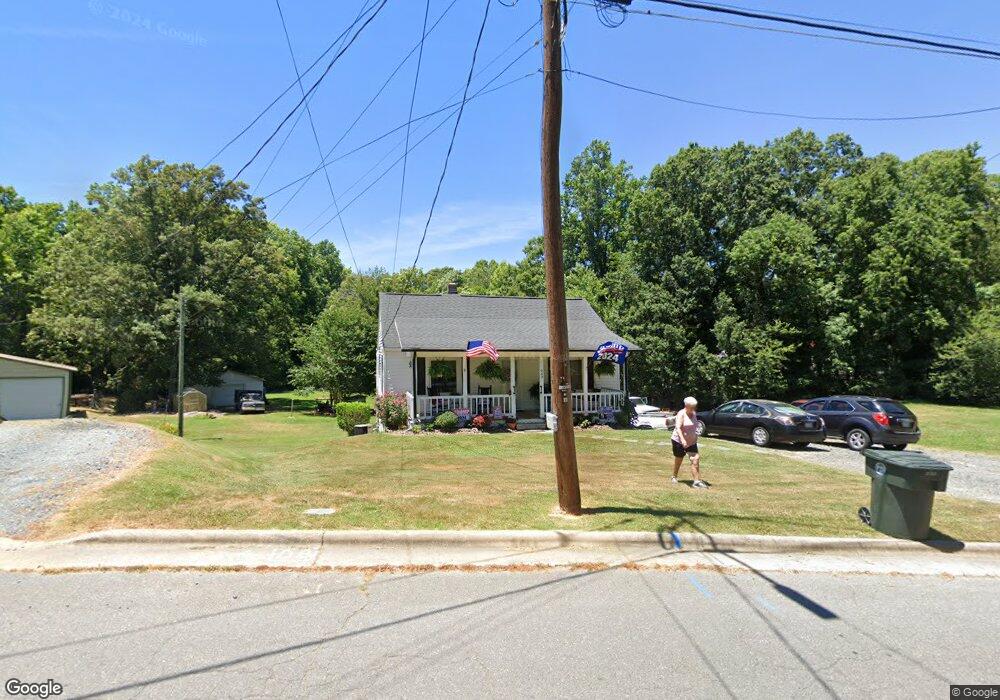 669 Peachtree St, Asheboro, NC 27203 - photo 1