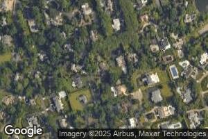 21 Wildwood Dr, Great Neck, NY 11024