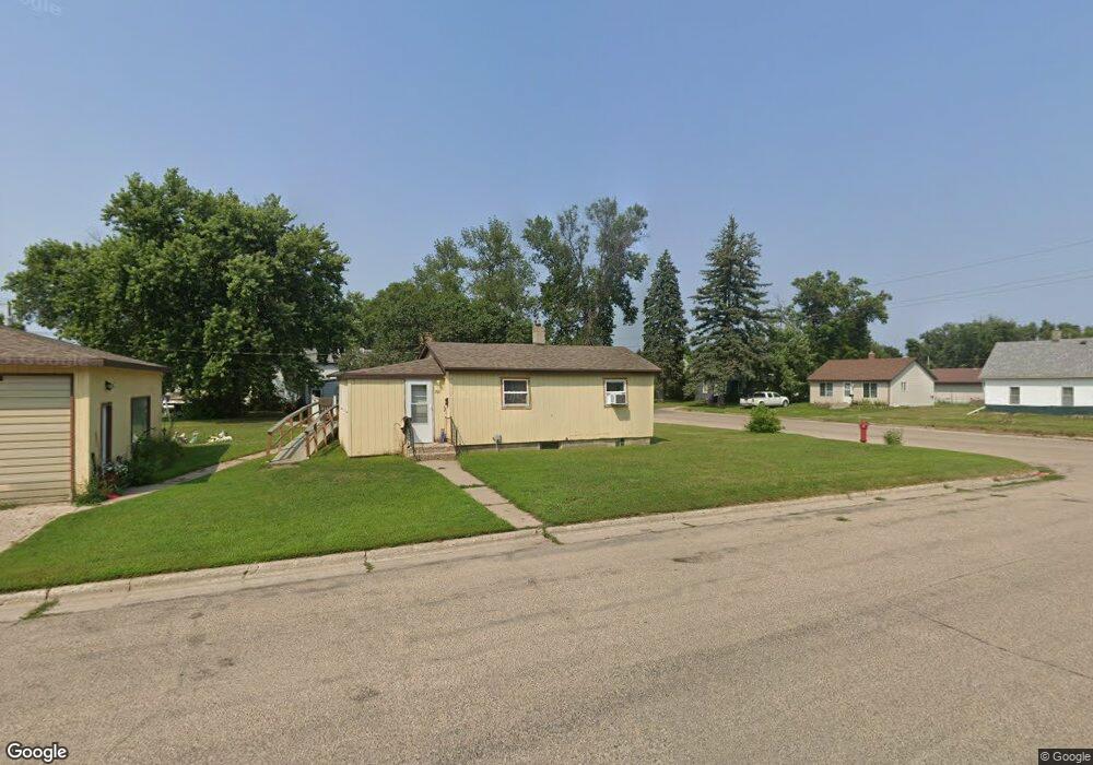 824 9th Ave SE, Jamestown, ND 58401 - photo 1