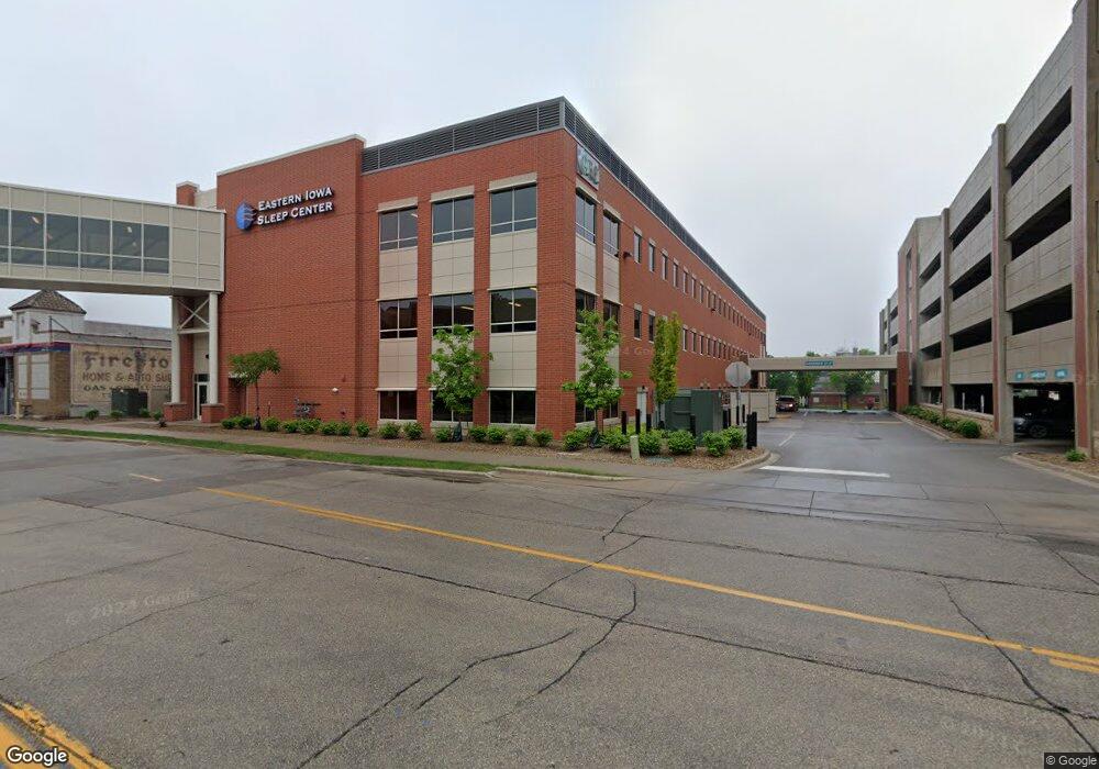 275 10th St SE, Cedar Rapids, IA 52403 - photo 1