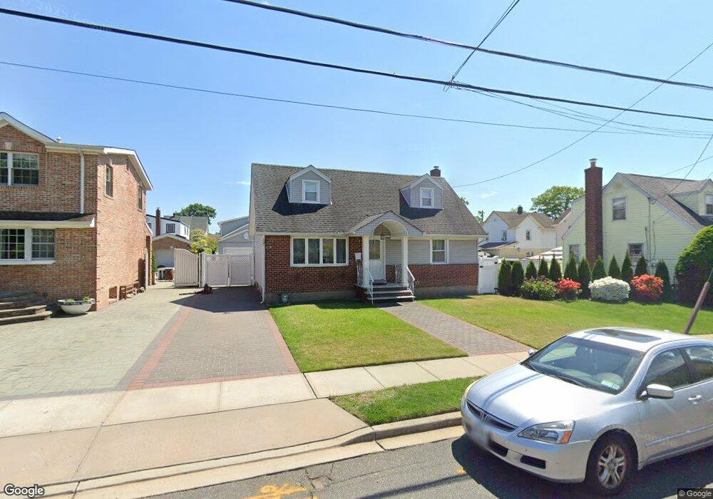 965 Cathedral Ave, Franklin Square, NY 11010 - photo 1