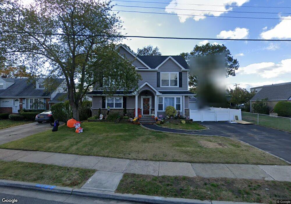1047 Ferngate Dr, Franklin Square, NY 11010 - photo 1