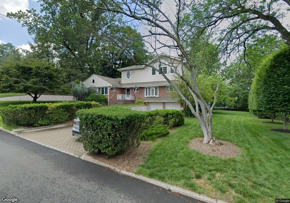 49 Woodmere Ln, Tenafly, NJ 07670 - photo 1