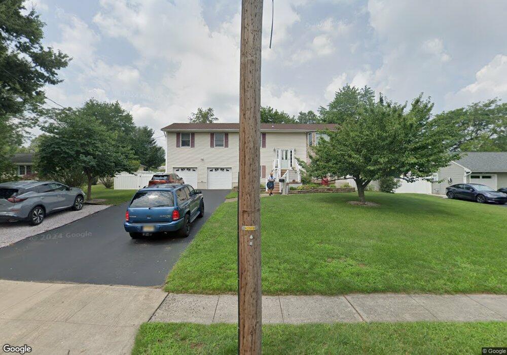 5 Cuyler Rd, Kendall Park, NJ 08824 - photo 1