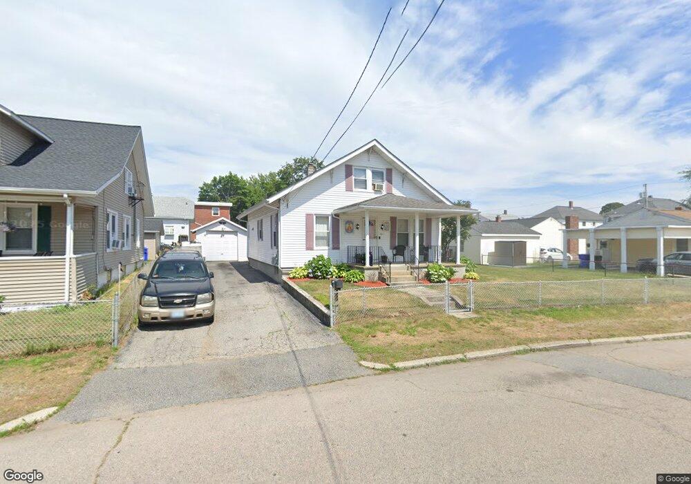 361 Orient Ave, Pawtucket, RI 02861 - photo 1