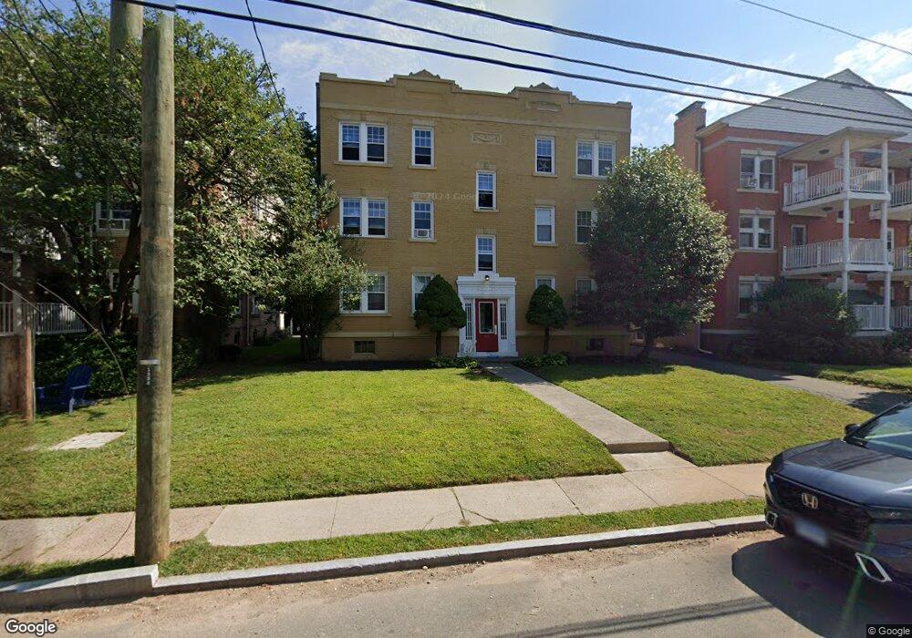 32 Robin Rd unit A2, West Hartford, CT 06119 - photo 1